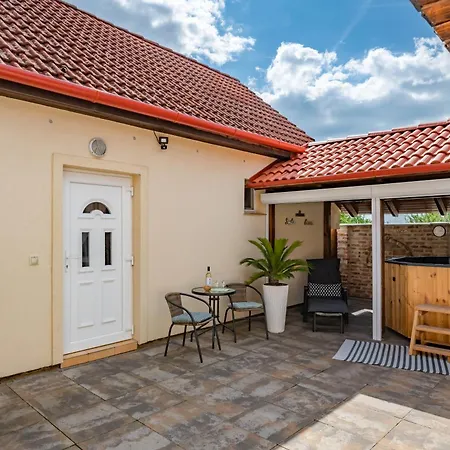 Lexi Private Hydromassage Hot Tub Balatonboglár